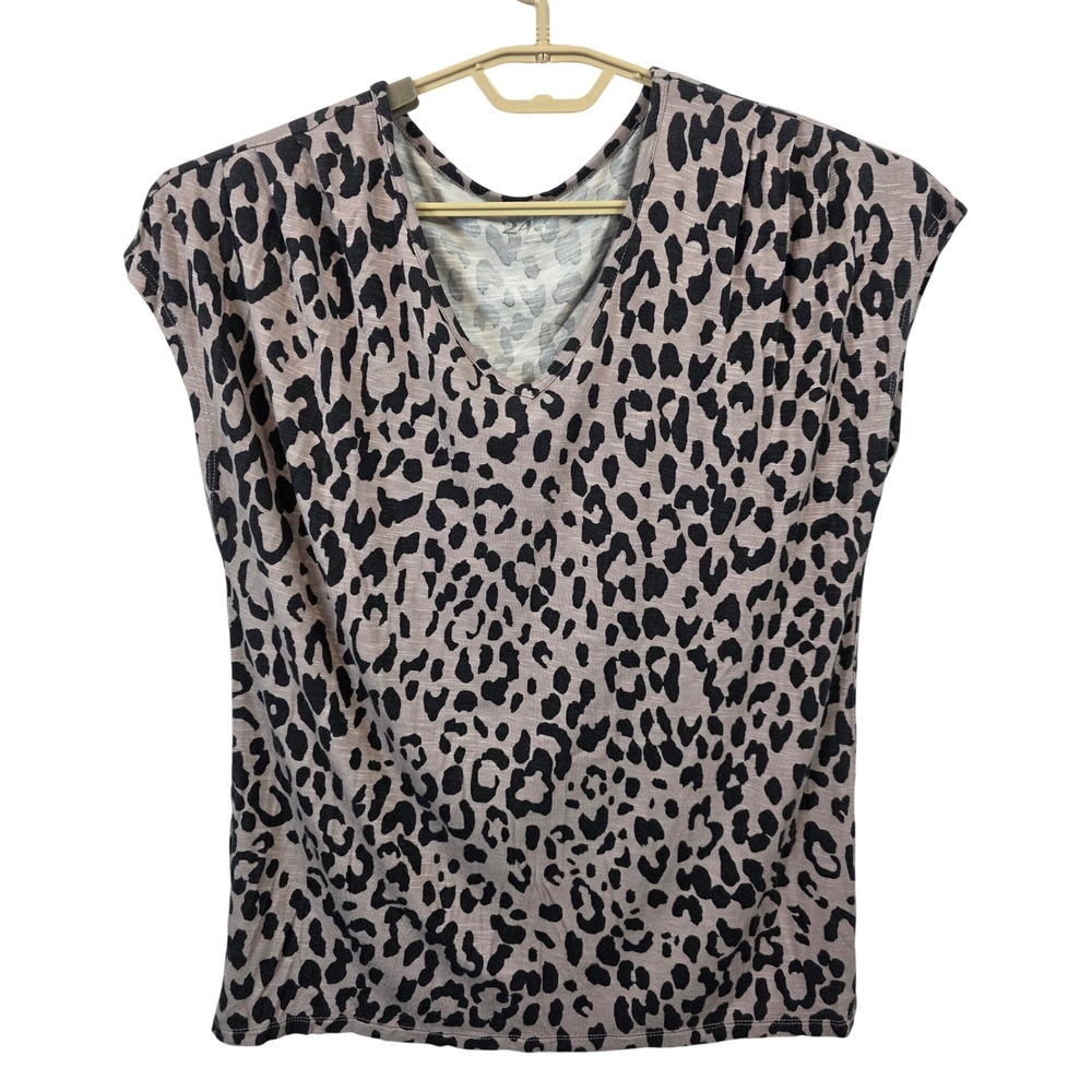 24/7 maurices Womens Leopard Print V Neck Cap Sleeve Shirt Top Size Large L /A43